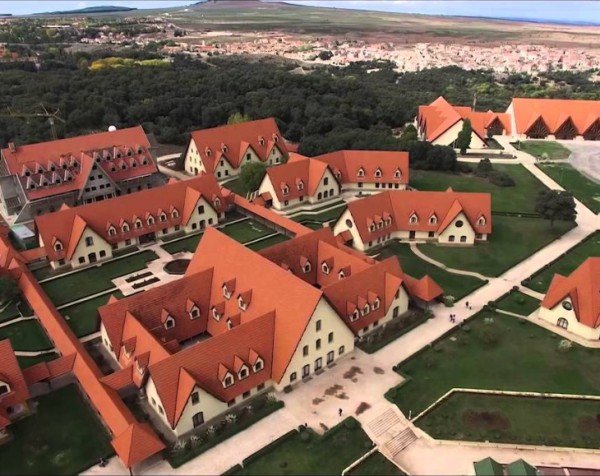 BeeVoyage : Azrou Michlifen Molay Yacoub